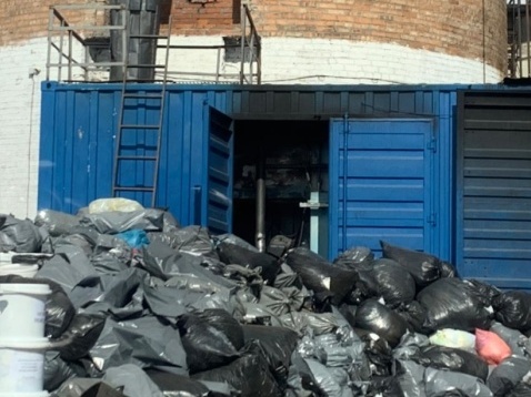 У трьох областях України забруднювали землі медичними відходами з COVID-лікарень