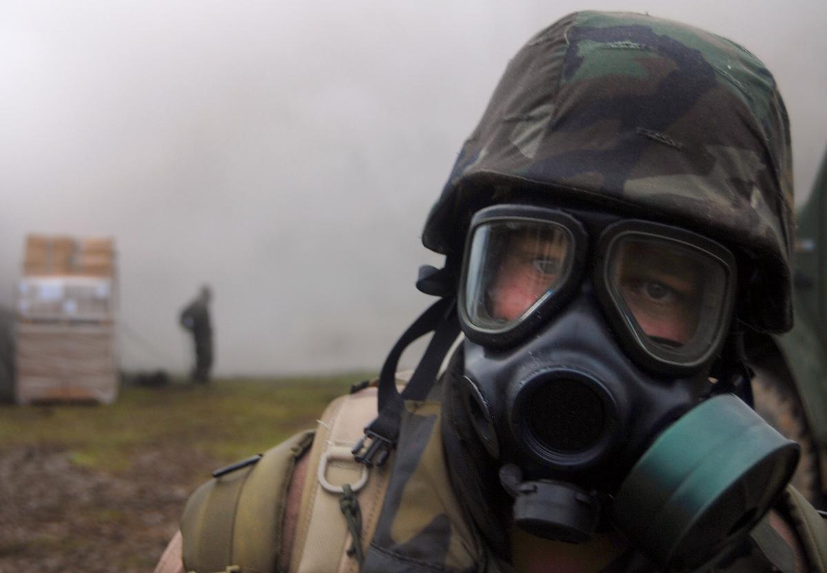 Байден попереджає українців про хімічну загрозу, а НАТО анонсує захист