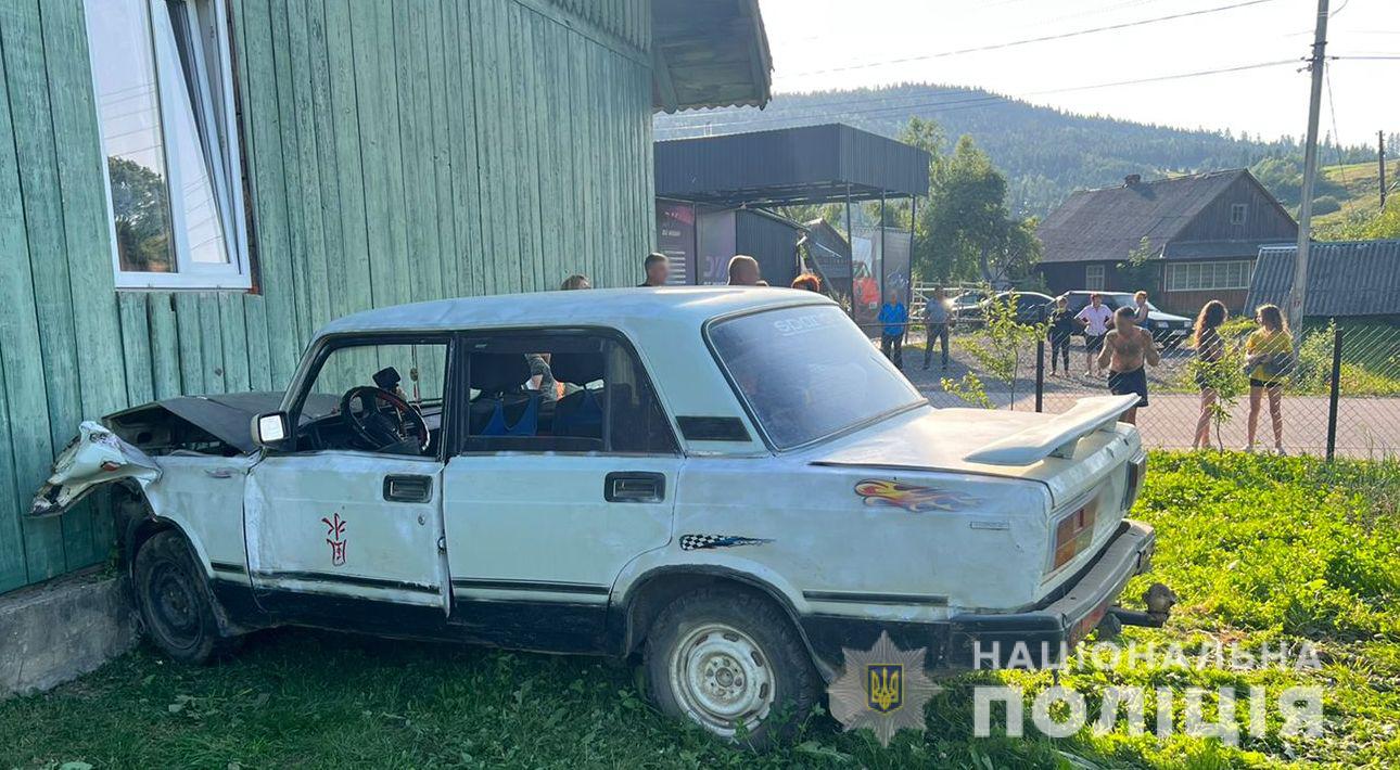 На Самбірщині п'яний водій протаранив будинок "Жигулями"