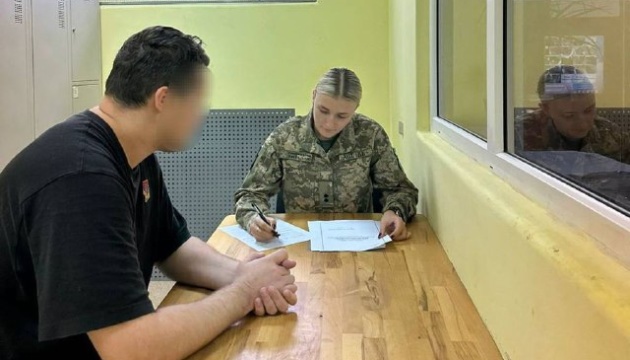 Діяв за вказівками «фахівців»: прикордонники врятували порушника, який заблукав в горах