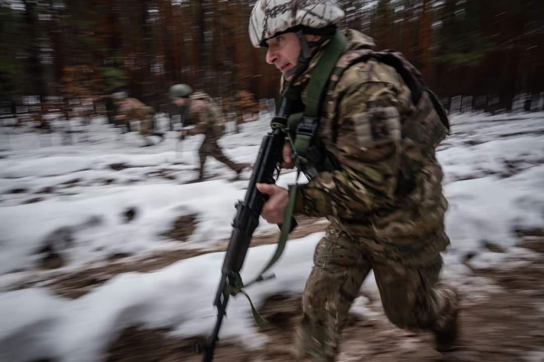 Українські захисники за добу відбили понад 150 атак, - Генштаб