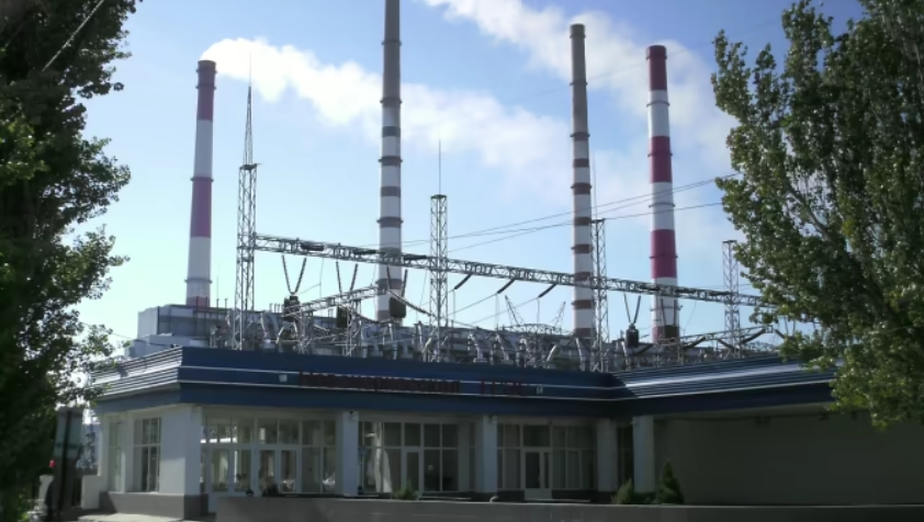 У РФ безпілотники атакували Новочеркаську ДРЕС. Спалахнула пожежа