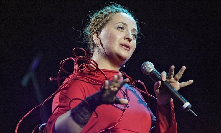 Грузинська співачка Ніно Катамадзе приїхала до Києва, щоби підтримати українців
