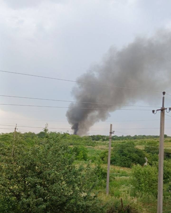 Поблизу Львова продовжує горіти сміттєзвалище: у місті відчувається запах диму