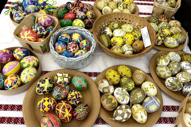 В Україні встановили рекорд із масового розпису писанок