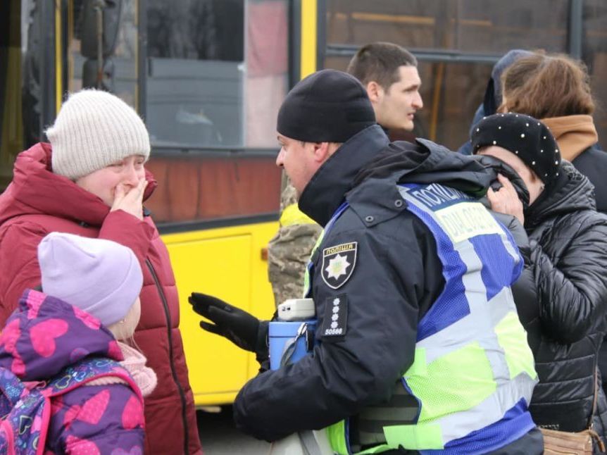 В Україні 10 березня відкрили гуманітарні коридори. Маршрути евакуації населення
