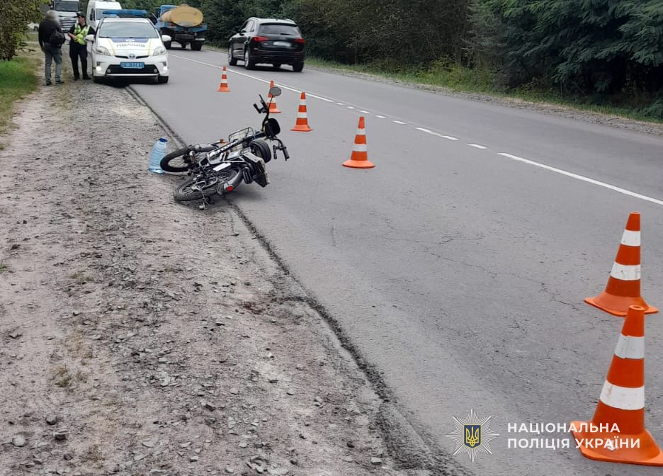 На Львівщині двоє людей опинилися в лікарні після падіння з  електровелосипеда