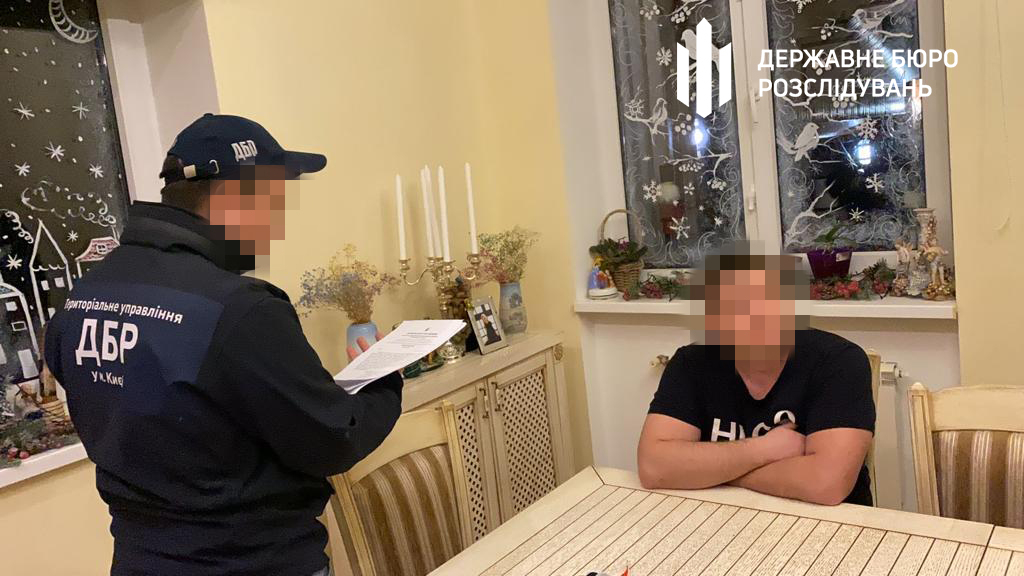 У Києві викрили посадовця КМВА, який допомагав депутатам ухилятися від військової служби