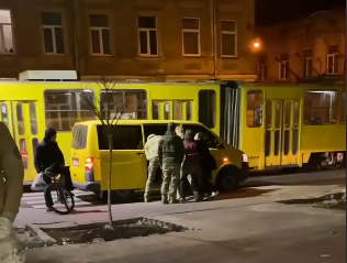 У Львівському ТЦК обіцяють покарати своїх співробітників, які силоміць "мобілізовували" чоловіка