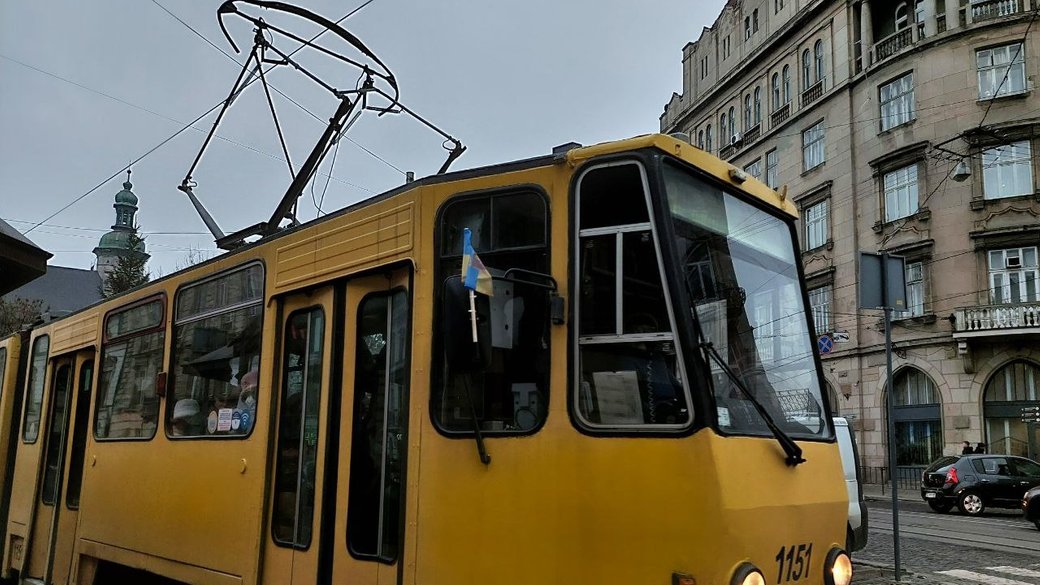 У львівському трамваї померла жінка
