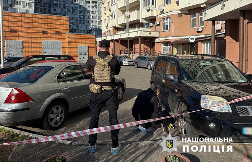 У Києві невідомий відкрив стрілянину та поцілив у голову чоловіка: У якому стані постраждалий