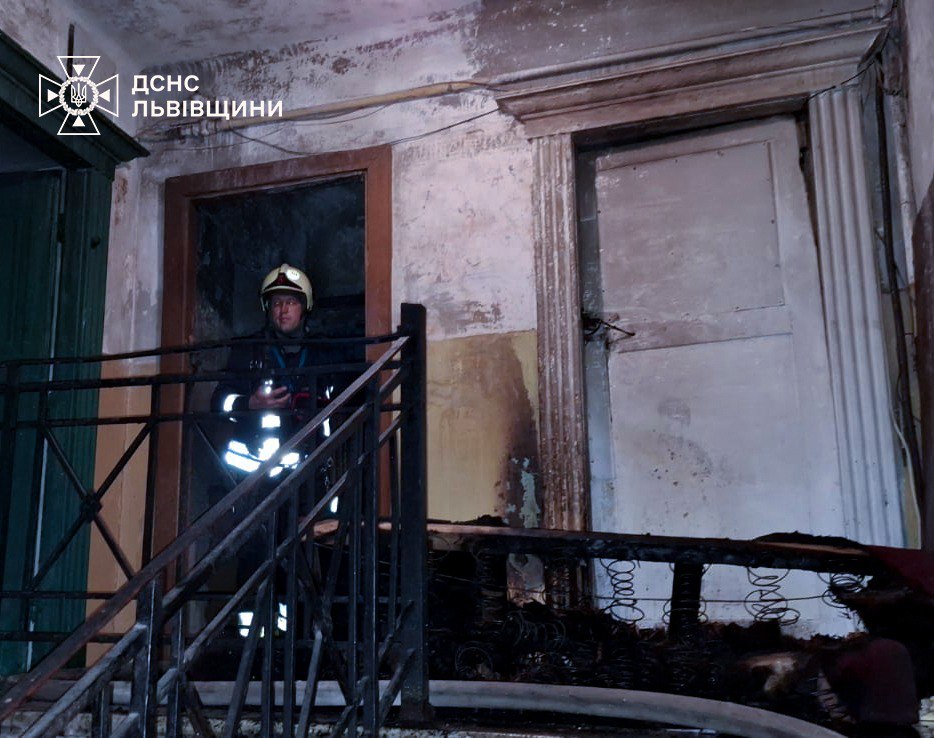 У Львові горіла п'ятиповерхівка: що відомо