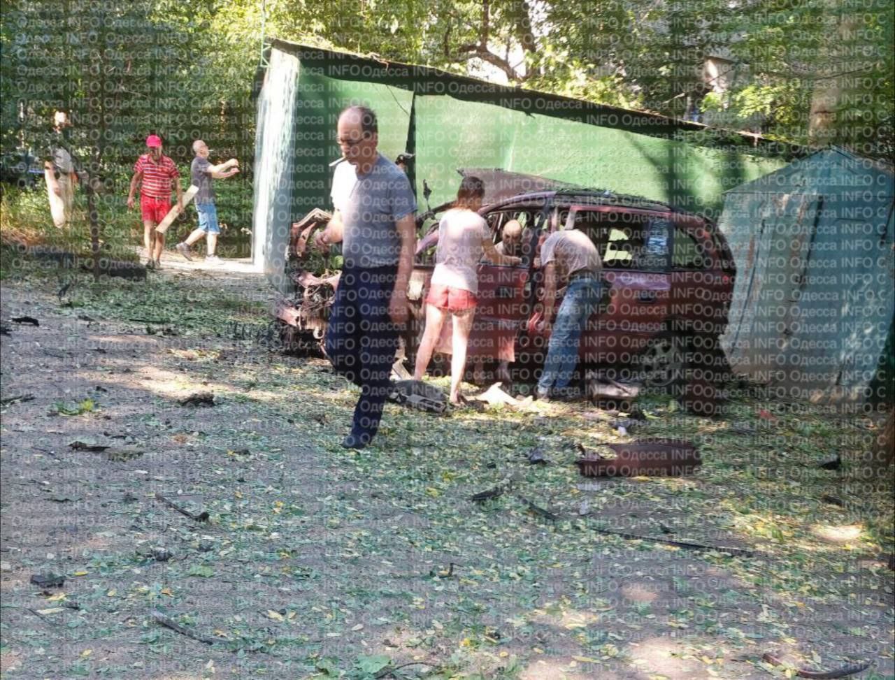 В Одесі вибухнула автівка з чоловіком всередині (фото, відео)