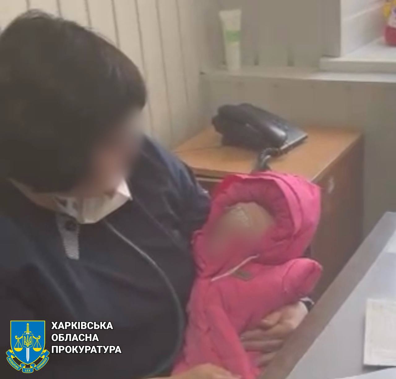 У Харкові жінку затримали за спробу продажу двомісячної доньки