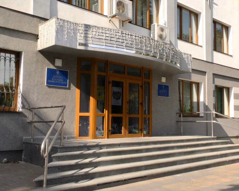 Окупанти вчинили погром у міськраді Бучі та захопили заручників