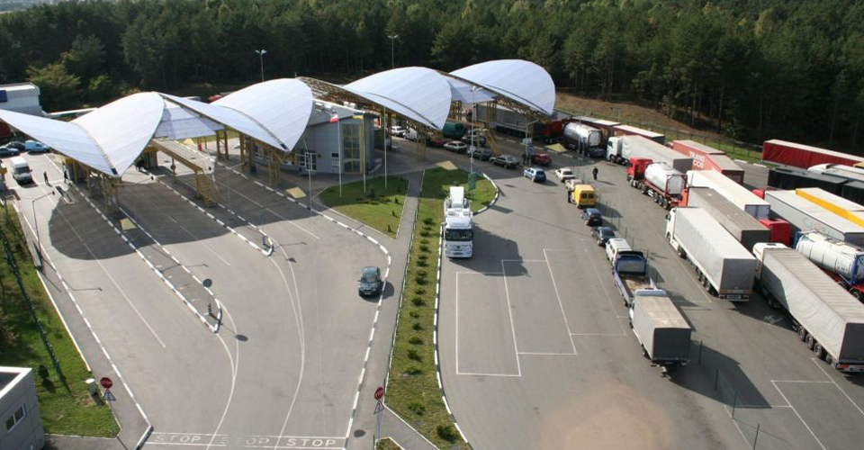 Рух через пункт пропуску на кордоні України та Польщі, який блокували водії, відновлено