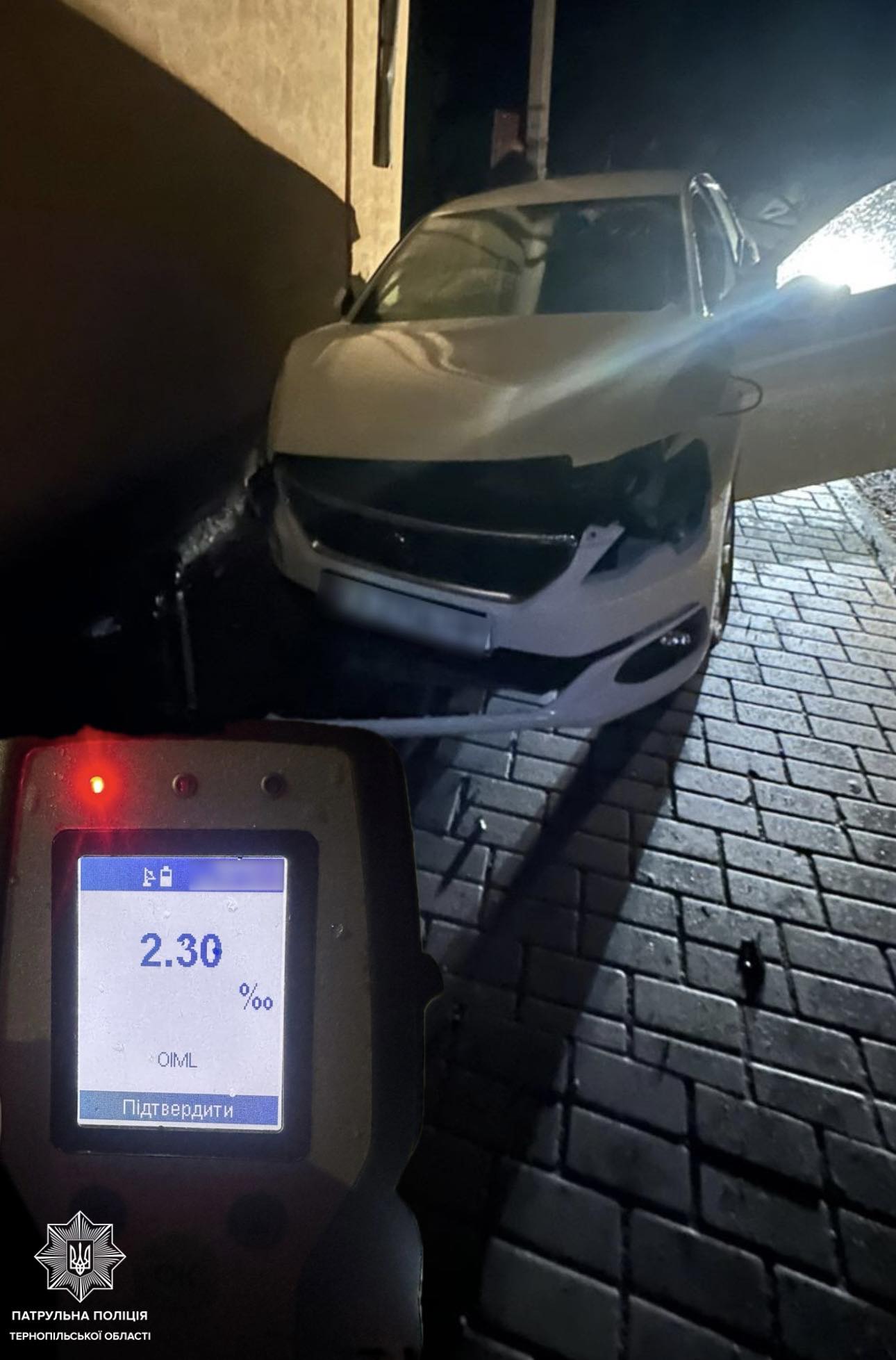 На Тернопільщині п’яний водій врізався у будинок