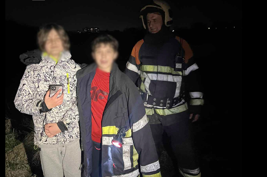 На Львівщині діти загубилися в болотах поблизу річки: рятувальники відшукали хлопчаків
