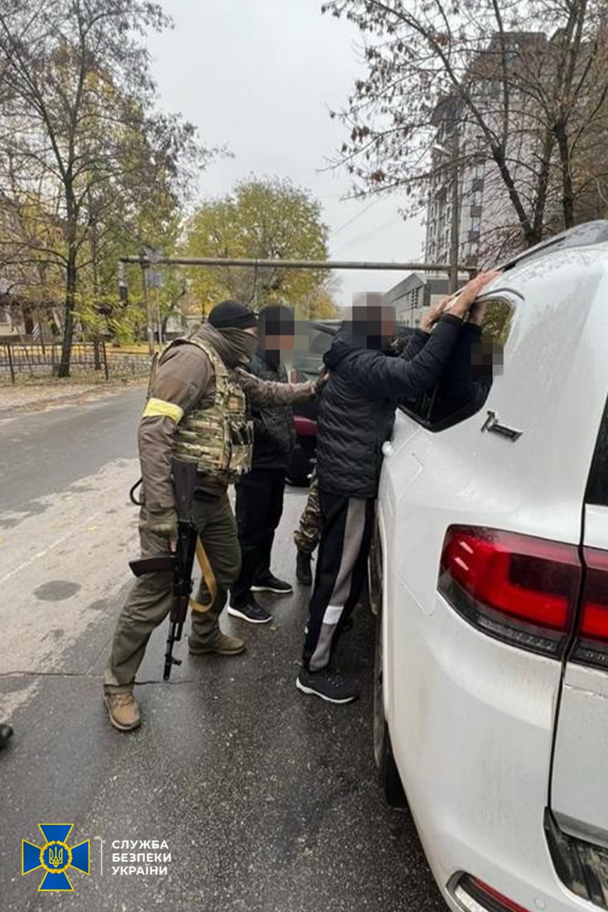 В Херсоні затримали чоловіка, який допомагав ФСБ тікати з міста на катерах