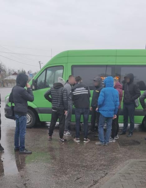 За втечу з України - 5,5 тис доларів: на Львівщині викрили схему переправи призовників