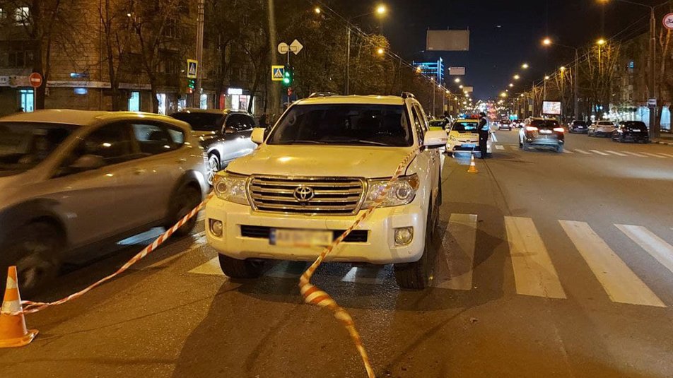 У Харкові автомобіль збив двох підлітків на пішохідному переході