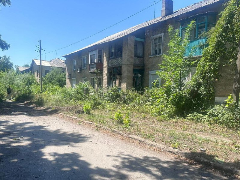 Окупанти вдарили зі "Смерча" по двох містах на Донеччині: є загиблий