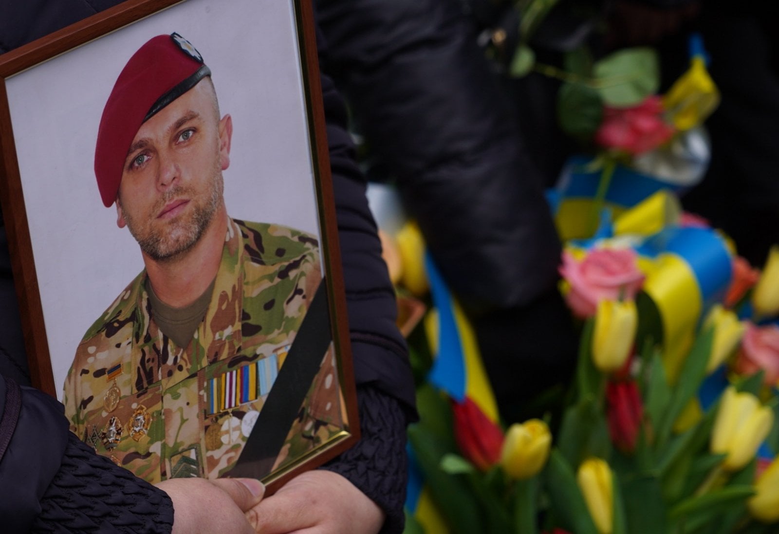 Львівщина попрощалась із поліцейським Романом Рущишином, який загинув у бою на Луганщині
