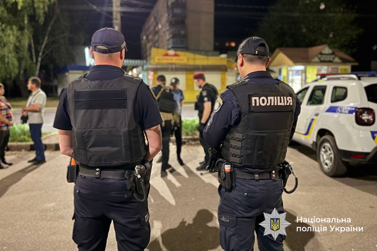 У Черкасах затримано чоловіка який влаштував різанину на зупинці