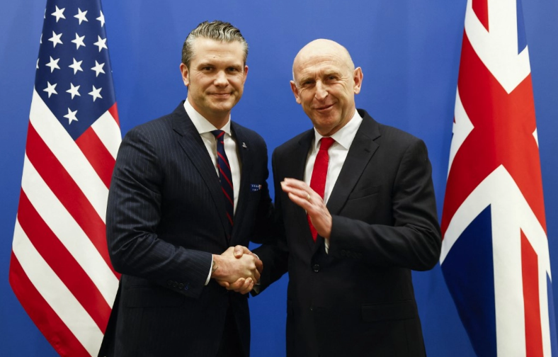 Міністр оборони Британії вирушає до США, щоб переконати у відновленні військової допомоги Україні – Financial Times