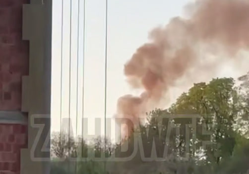 Стовп густого чорного диму Львовом: Що відомо про пожежу (ВІДЕО)