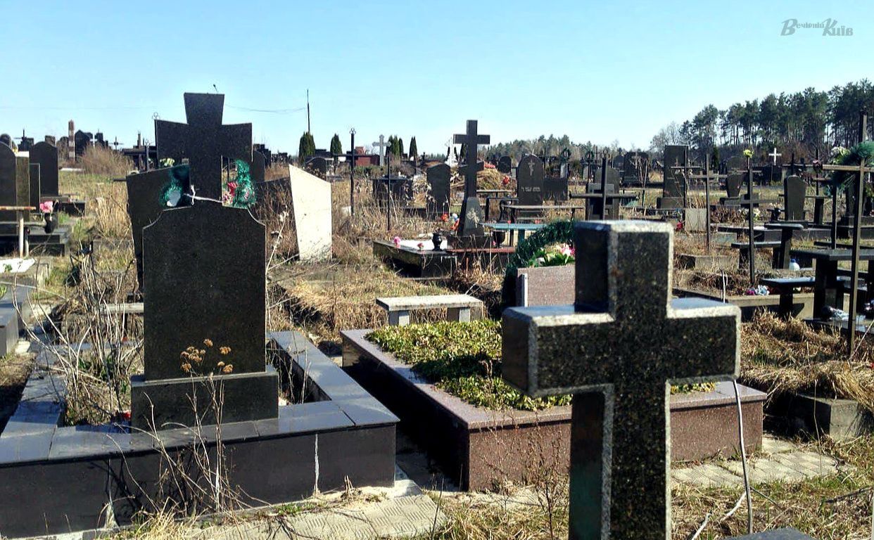 На Волині чоловік вкрав надгробки з кладовища: Як його покарав суд
