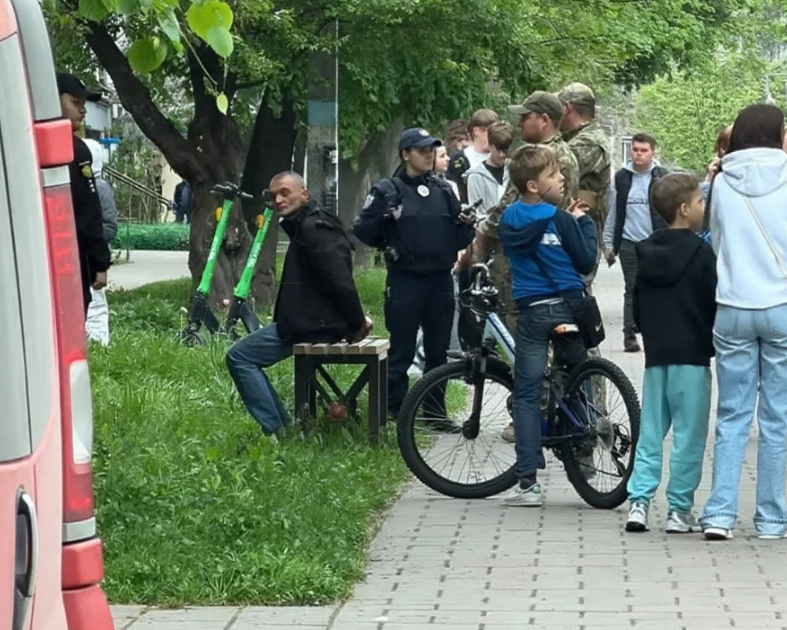 Взяв перехожу в заручниці: шокуючі деталі затримання ухилянта у Львові