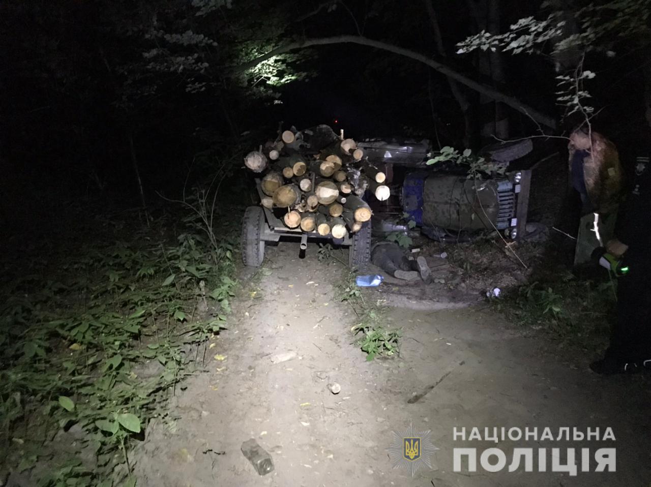 Перекинувся на саморобному тракторі: біля Львова загинув 44-річний чоловік