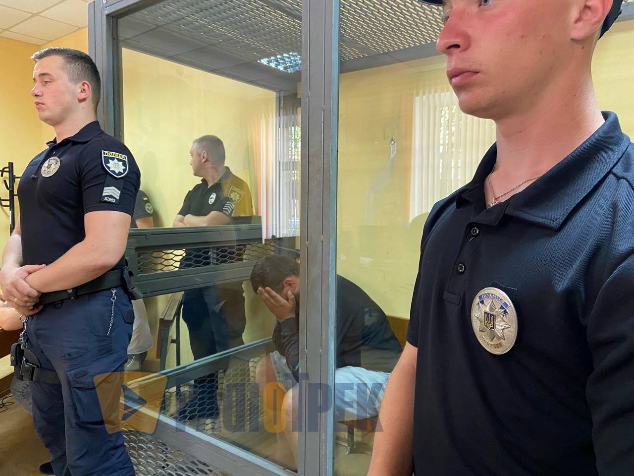 «Вбивати не хотів». Суд у справі львівського поліцейського, який застрелив чоловіка в Рівному