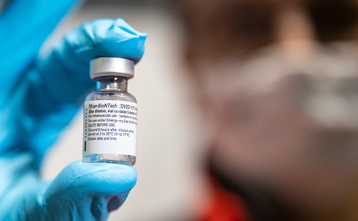 Регулятор ЄС пояснив, кому не варто вводити другу дозу вакцини AstraZeneca
