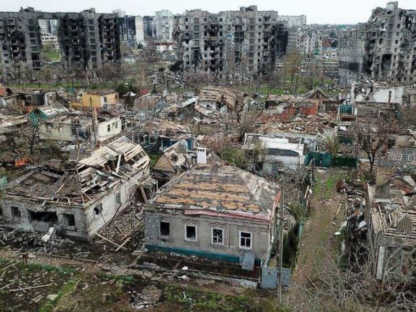 Деукраїнізація в заблокованому Маріуполі: окупанти продовжили навчальний рік до 1 вересня