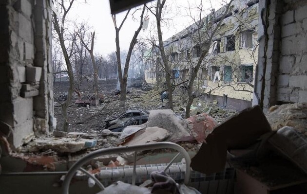 У Маріуполі під завалами є живі люди, для порятунку потрібна допомога – Азов