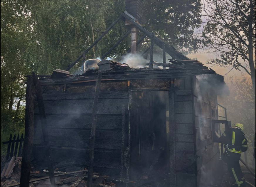 На Львівщині вогнеборці ліквідували пожежу в сауні