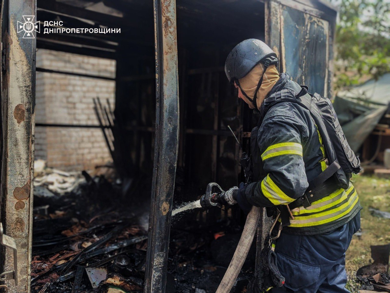 Удар по Кривому Розі: з'явилися фото з місця вибуху