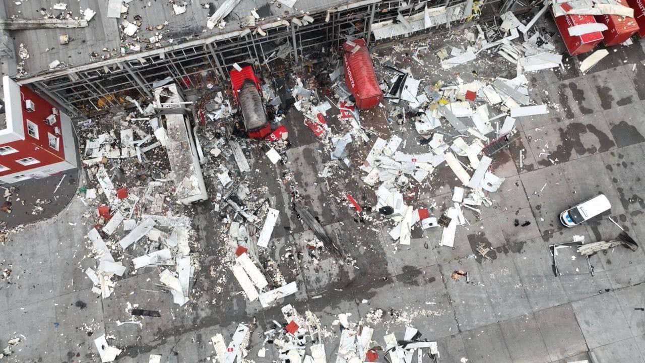 Ракетний удар по "Новій пошті" на Харківщині: деталі про загиблих і відео прильоту