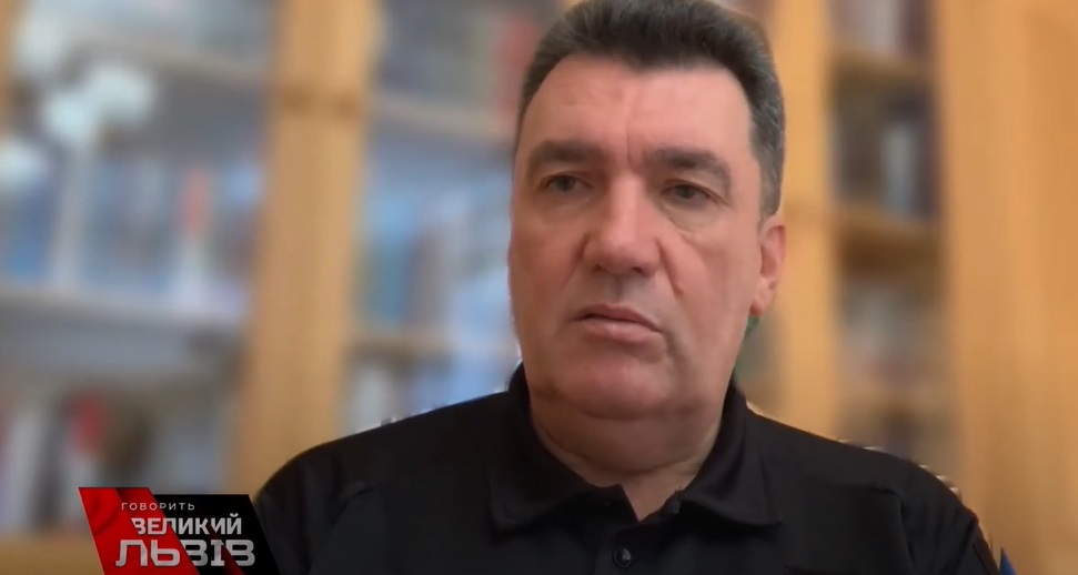 Найближчі тиждень-два треба стиснути зуби і витримати. Данілов про фронт, обстріли, вагнерівців