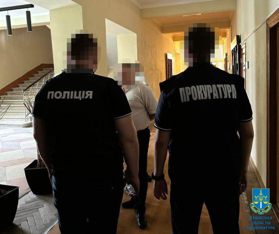 22 тисячі за сесію. У Львові «накрили» на хабарі посадовців одного з університетів