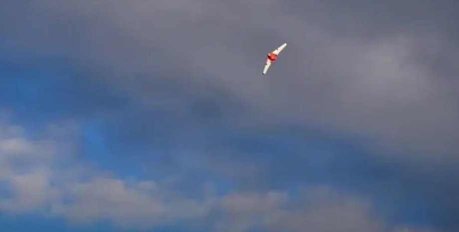 У Росії безпілотними атакували військовий аеродром. Пошкоджено рашистський літак Ан-124