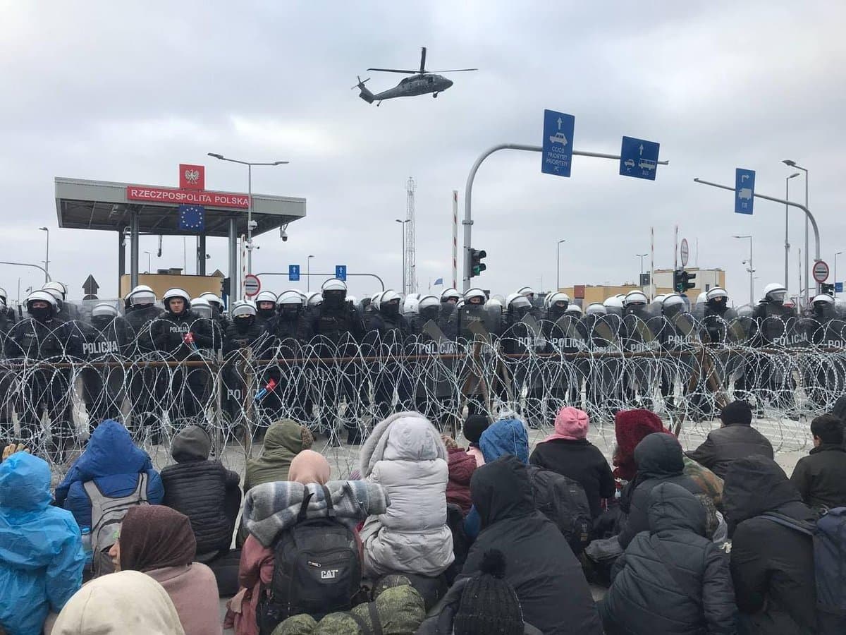 Наступ мігрантів. Ситуація на білорусько-польському кордоні загострилася