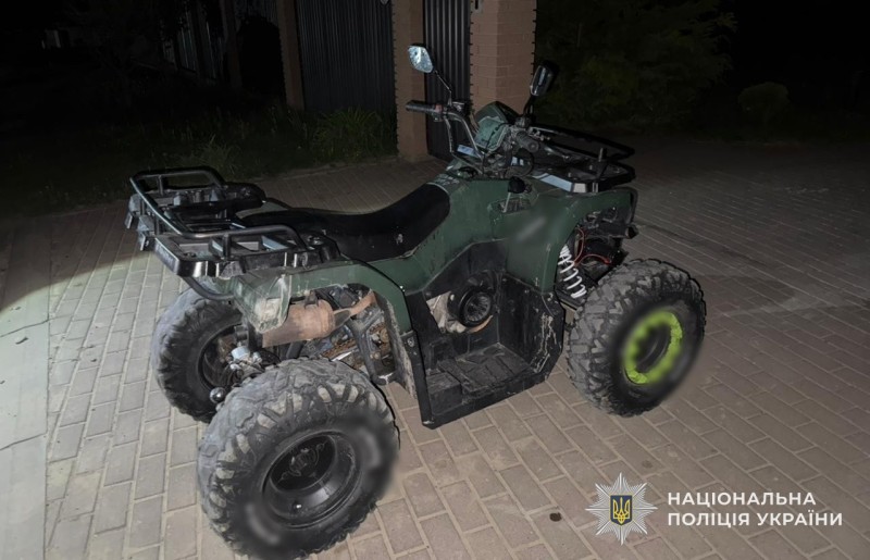 На Львівщині дитина на квадроциклі збила пішохода: Чоловік у лікарні