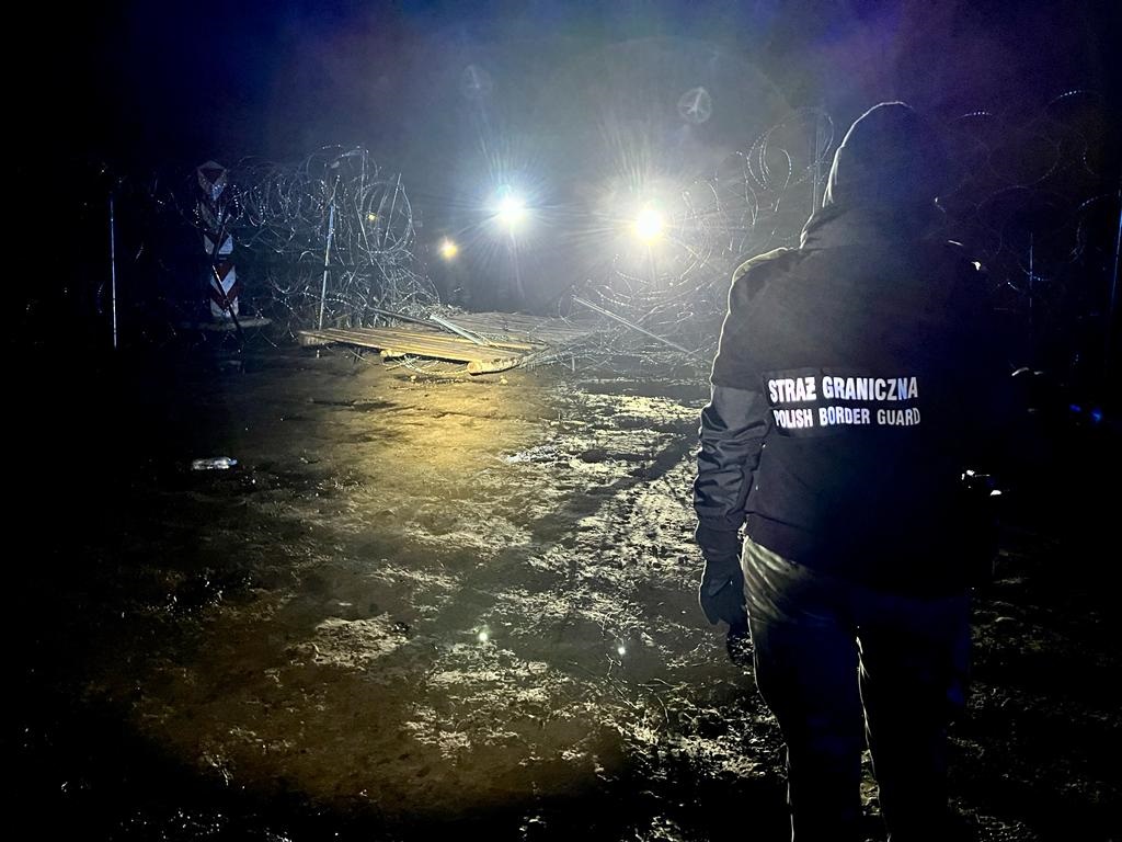 У Польщі відбувся бунт у центрі для біженців. Більше 100 іракців готували прорив