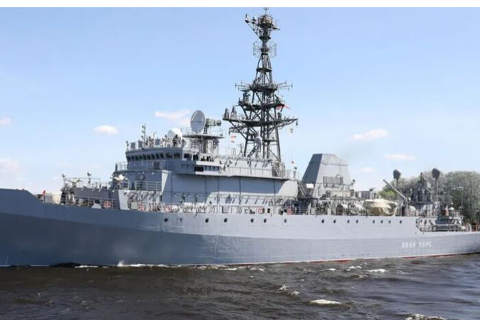 З’явилися супутникові знімки ураженого розвідувального корабля ЧФ РФ «Іван Хурс»