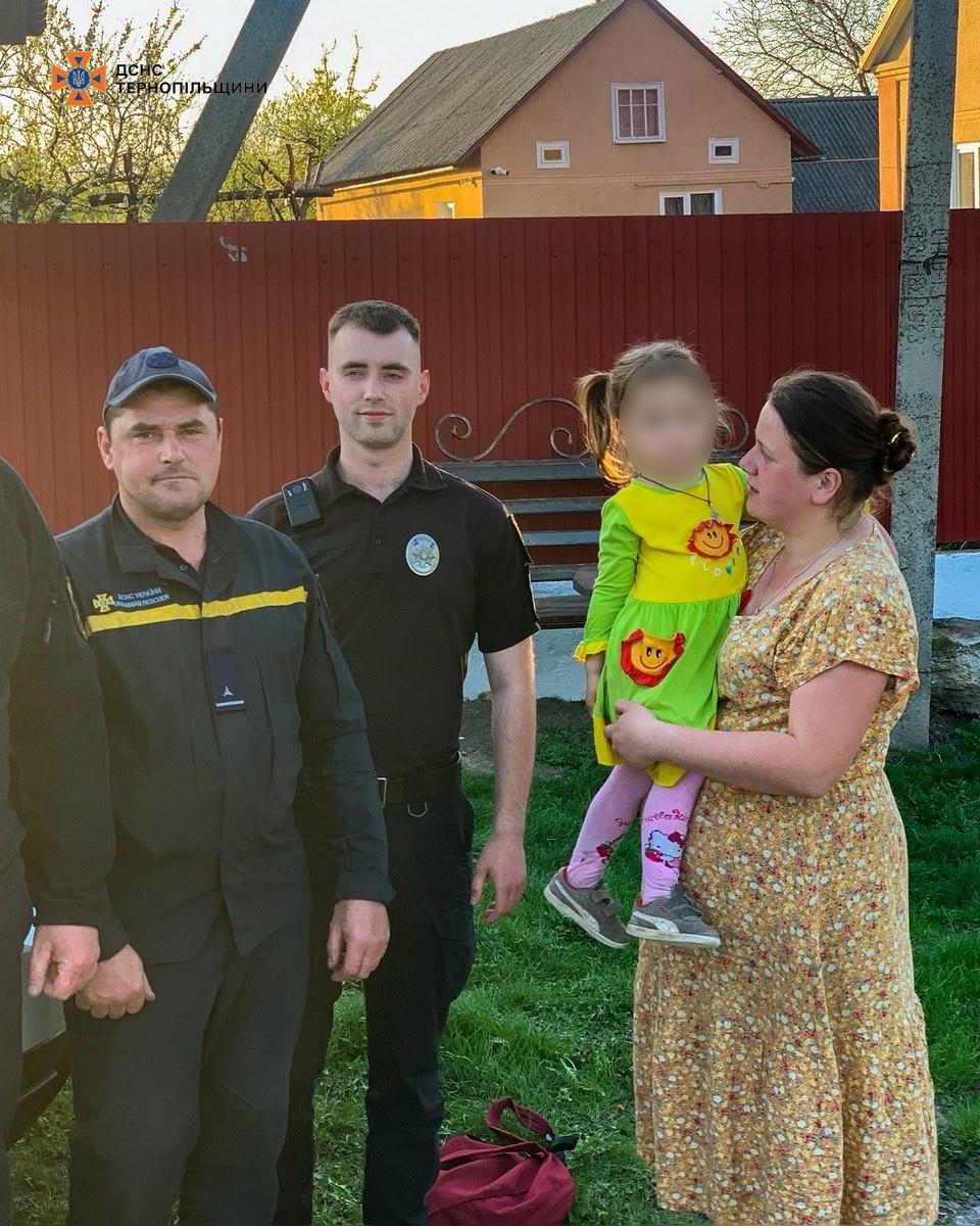 На Тернопільщині врятували 3-річну дівчинку, яка сама пройшла 10 км лісом