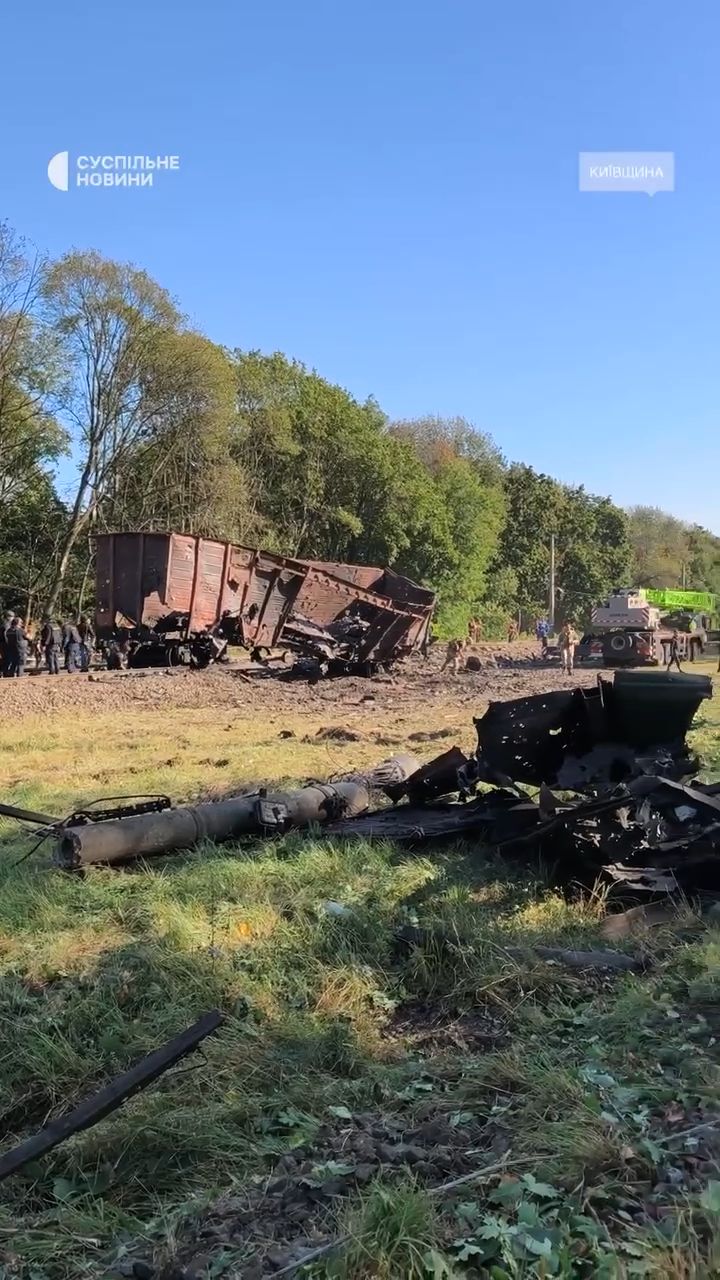 У Генштабі назвали причину пошкодження залізниці на Київщині (відео)