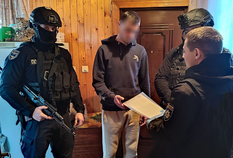 На Львівщині злочинна група постачала наркотики у виправну колонію